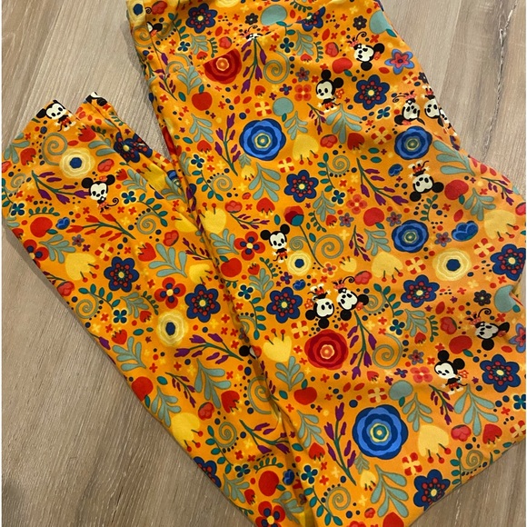 LuLaRoe Pants - Lularoe classic Mickey and Minnie Mouse leggings TC
